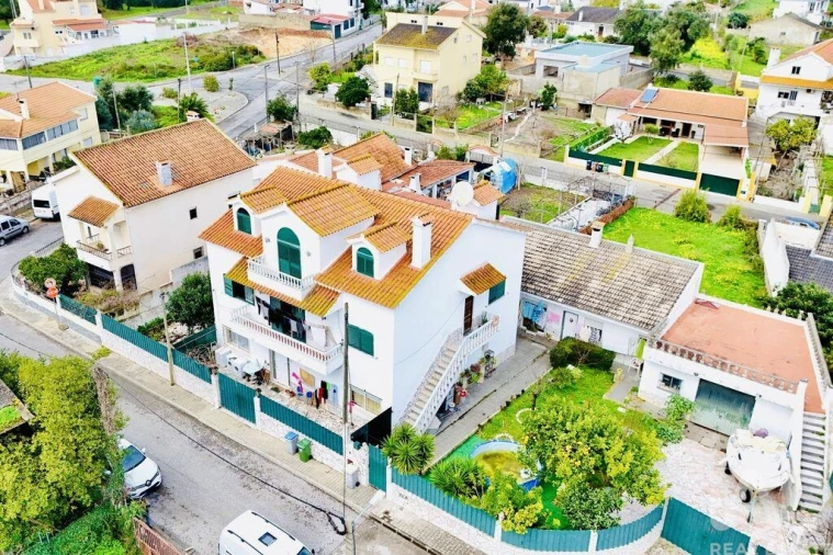 Moradia T8 para Venda em Corroios Foto 9