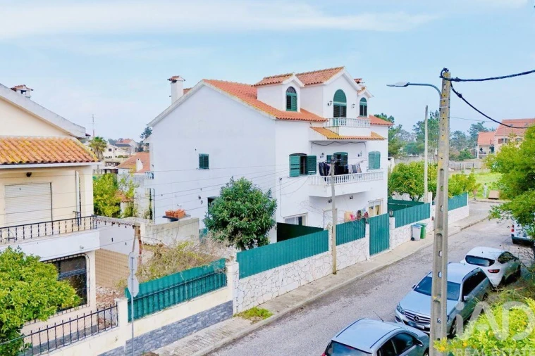 Moradia T8 para Venda em Corroios Foto 37