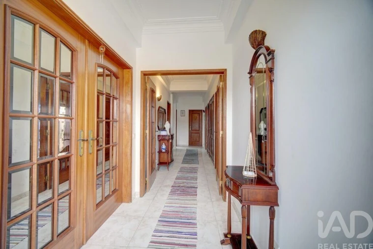 Moradia T8 para Venda em Corroios Foto 11