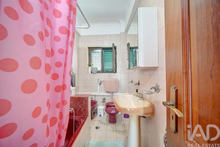 Moradia T8 para Venda em Corroios Foto 21