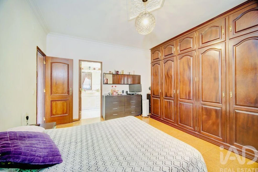 Moradia T8 para Venda em Corroios Foto 12