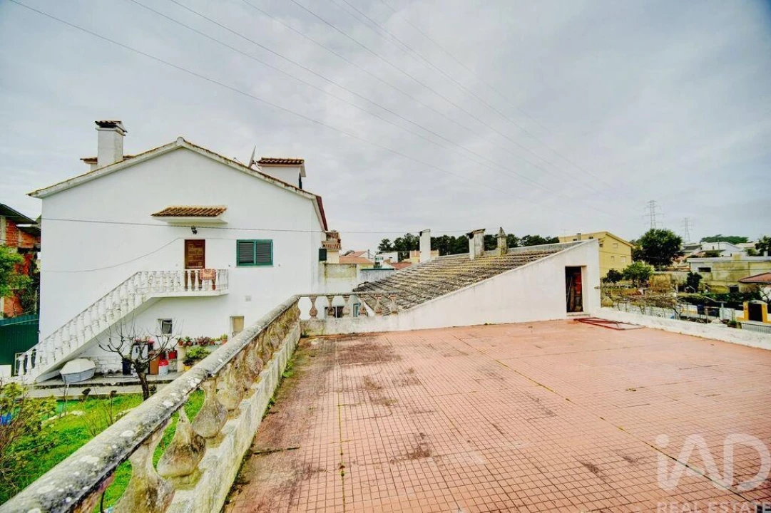 Moradia T8 para Venda em Corroios Foto 36