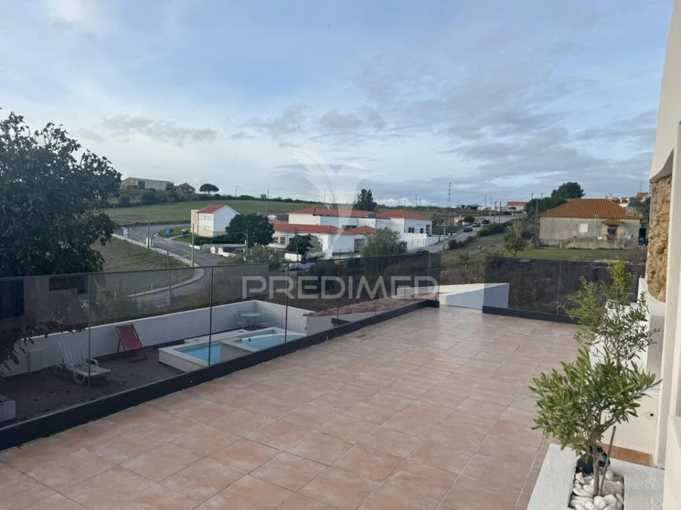 Moradia T3 para Venda em Arranho Foto 15