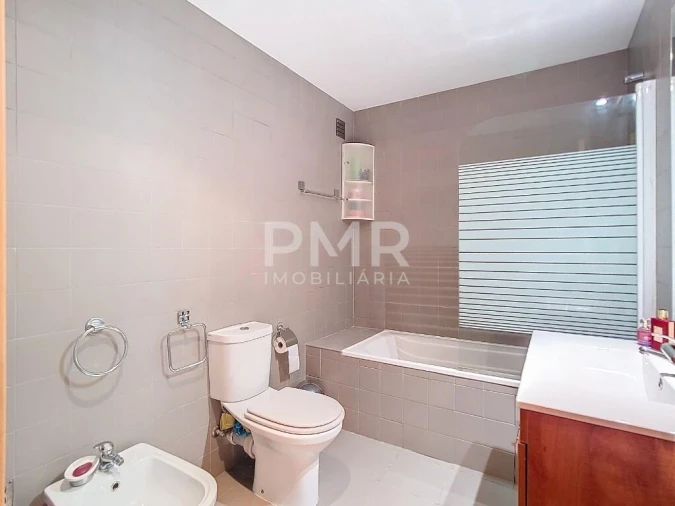 Moradia T4 para Venda em Santa Clara Foto 18