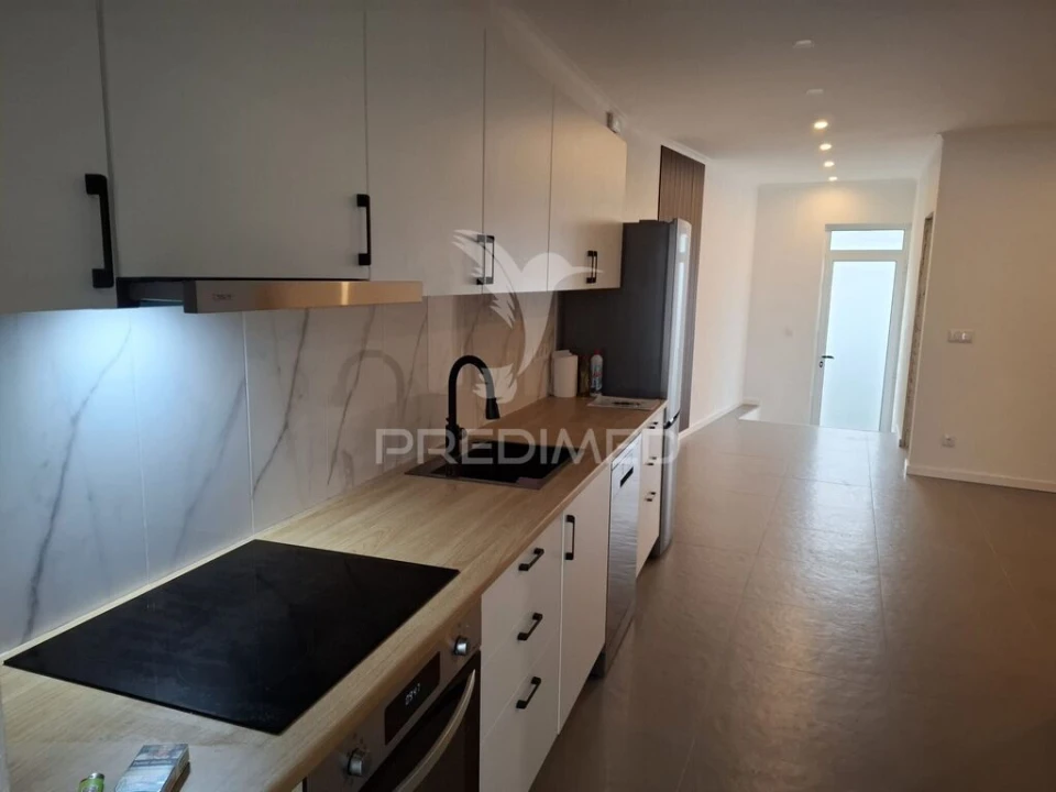 Moradia T2 para Venda em Ribeirinha Foto 9