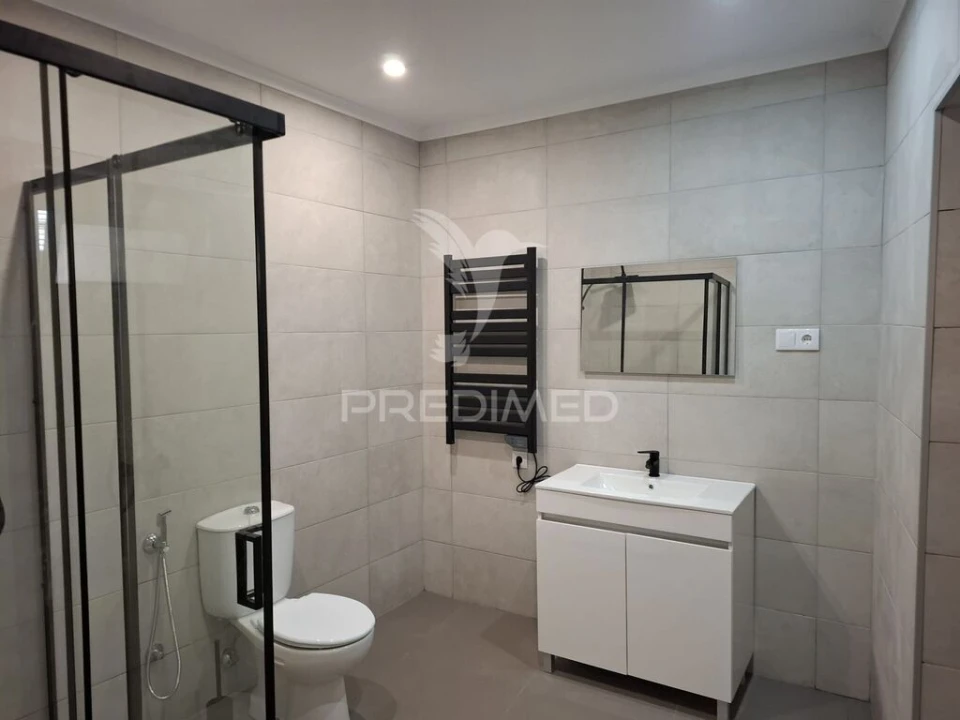 Moradia T2 para Venda em Ribeirinha Foto 10