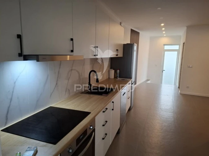 Moradia T2 para Venda em Ribeirinha Foto 9