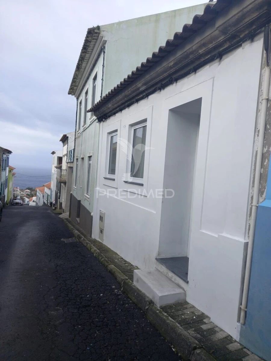 Moradia T2 para Venda em Ribeirinha Foto 1