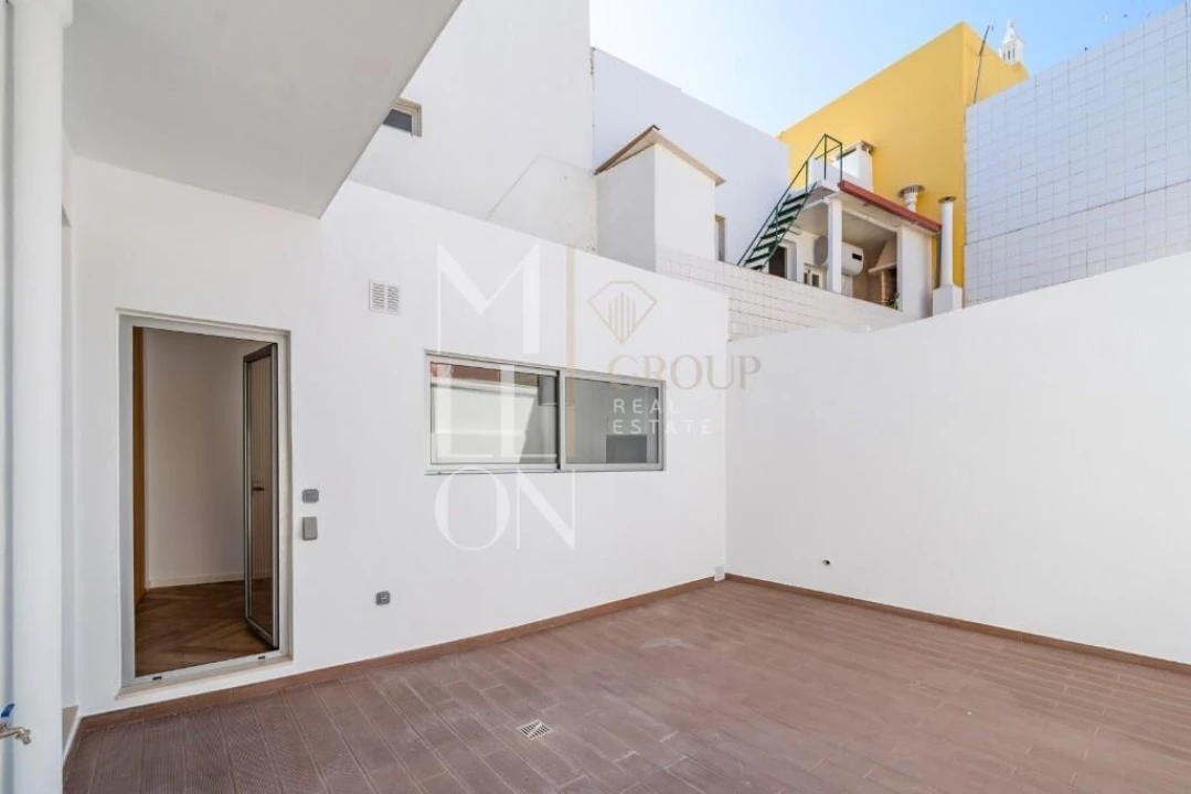 Apartamento T2 para Venda em Olhão Foto 13