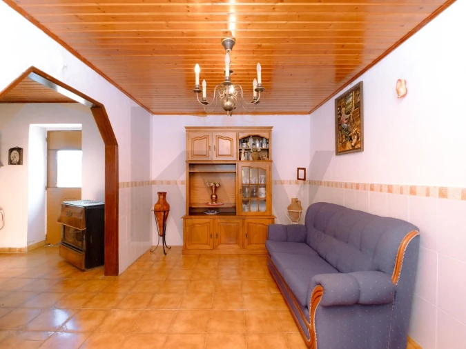 Moradia T3 para Venda em Abela Foto 18