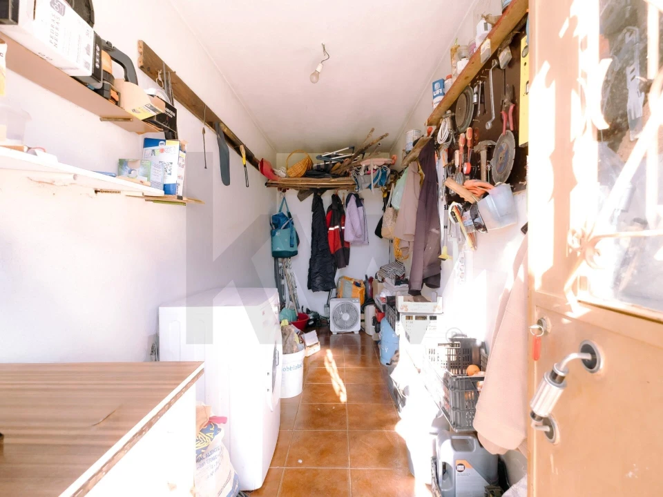 Moradia T3 para Venda em Abela Foto 32