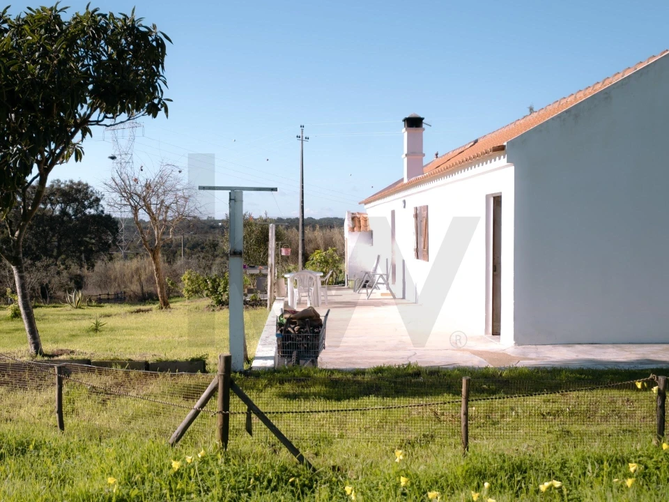 Moradia T3 para Venda em Abela Foto 10