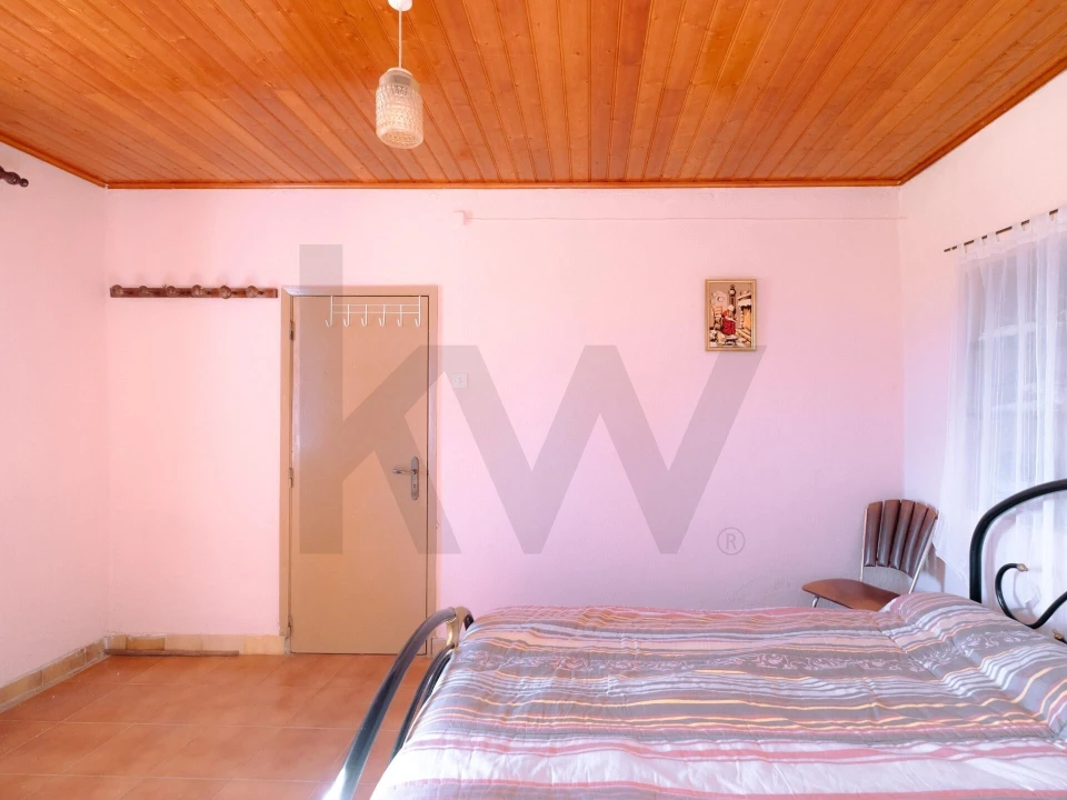 Moradia T3 para Venda em Abela Foto 26