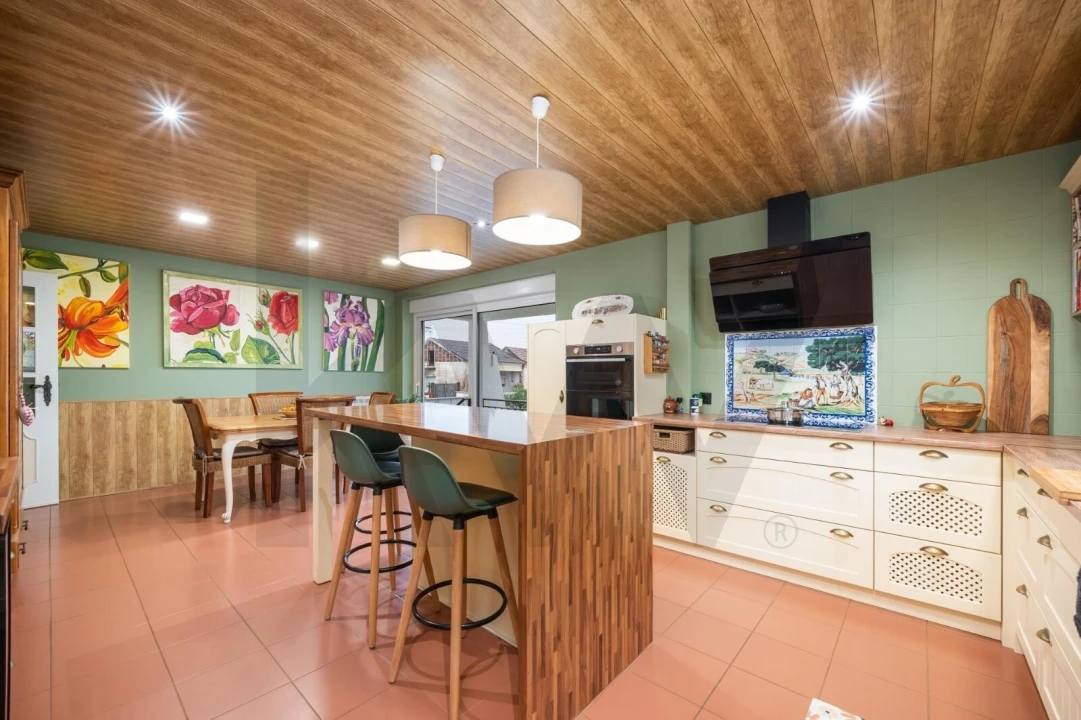 Moradia T5 para Venda em Febres Foto 8