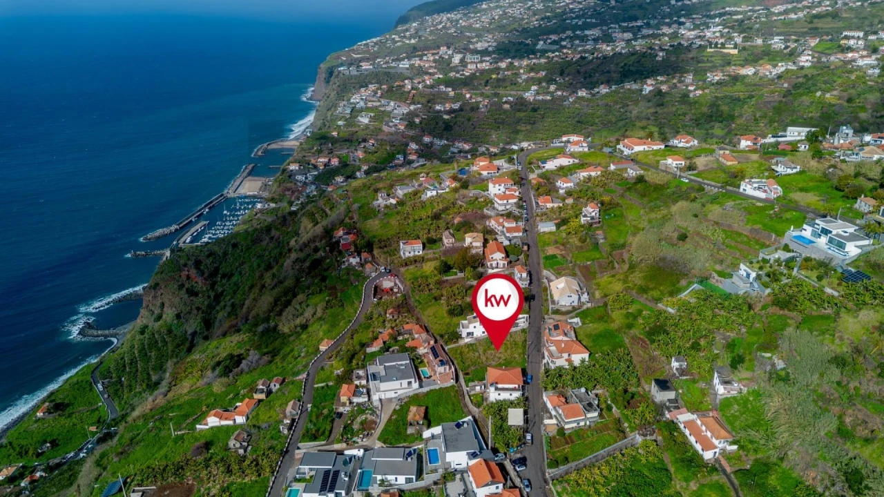 Terreno para Venda em Arco da Calheta Foto 6
