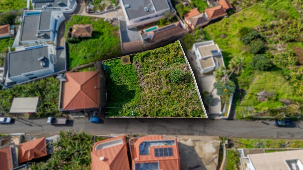 Terreno para Venda em Arco da Calheta Foto 4