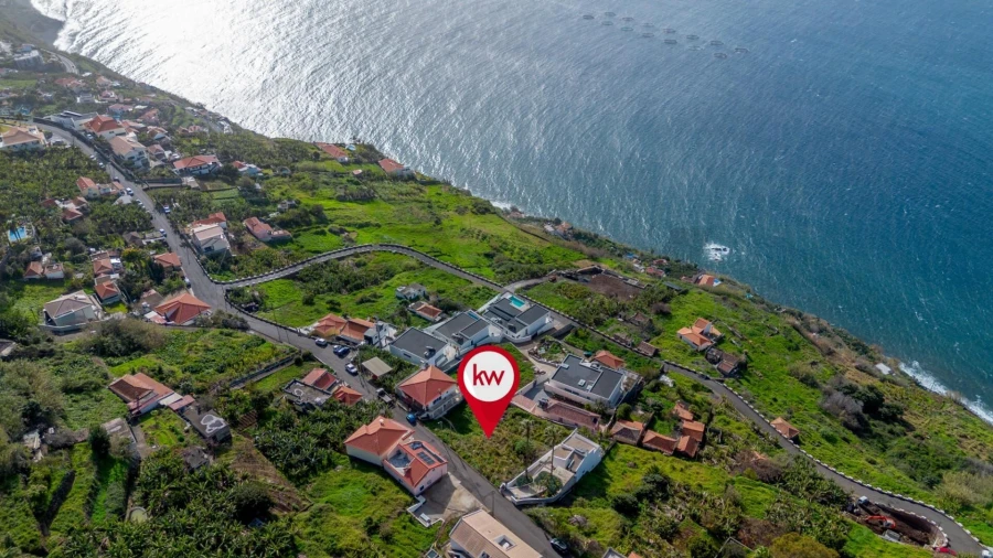 Terreno para Venda em Arco da Calheta Foto 2