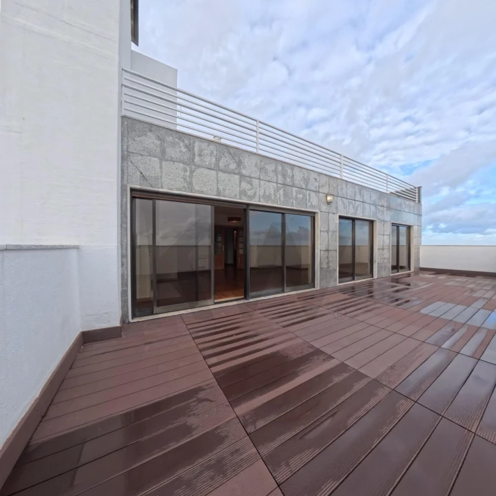 Apartamento T2 para Arrendamento em Campolide Foto 9