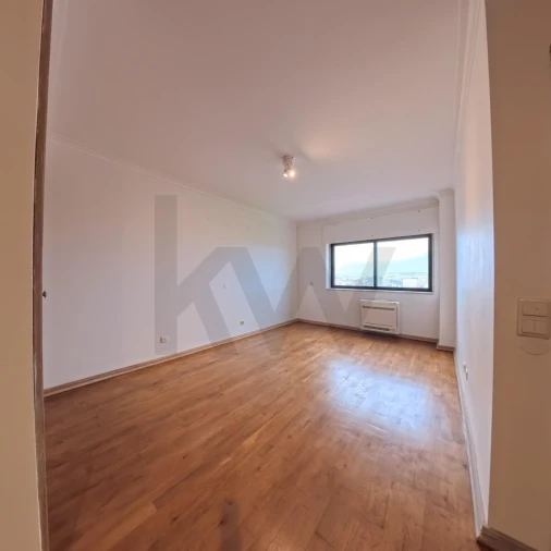 Apartamento T2 para Arrendamento em Campolide Foto 28