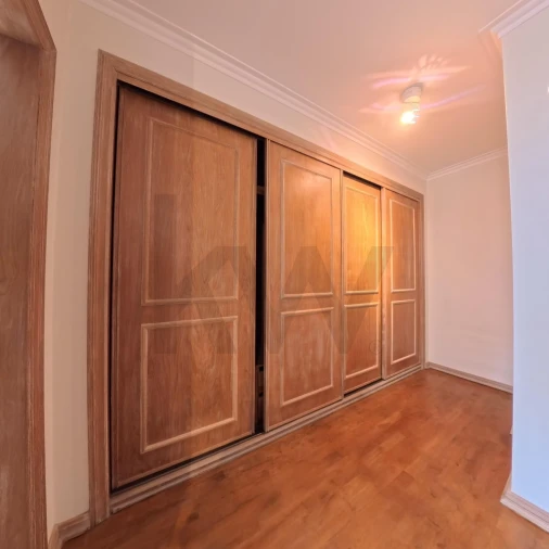 Apartamento T2 para Arrendamento em Campolide Foto 30