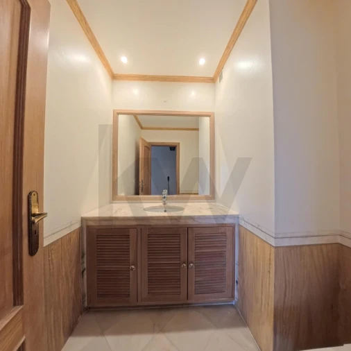 Apartamento T2 para Arrendamento em Campolide Foto 20