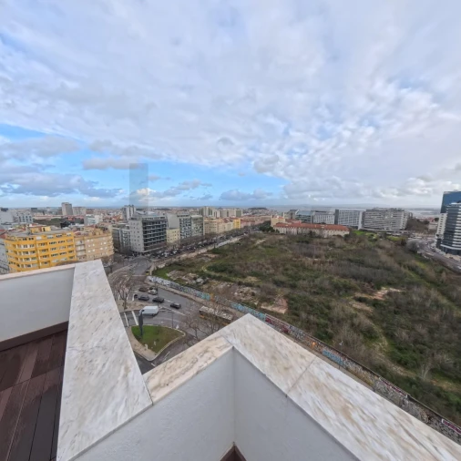 Apartamento T2 para Arrendamento em Campolide Foto 12