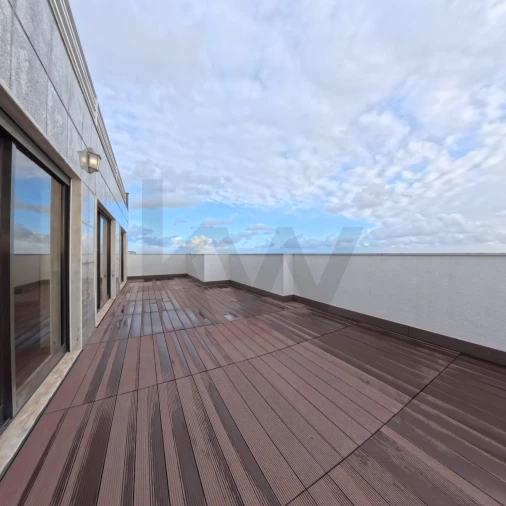 Apartamento T2 para Arrendamento em Campolide Foto 8