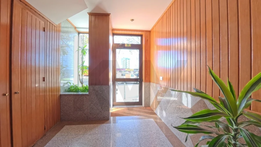 Apartamento T2 para Arrendamento em Campolide Foto 34