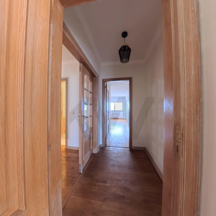 Apartamento T2 para Arrendamento em Campolide Foto 22