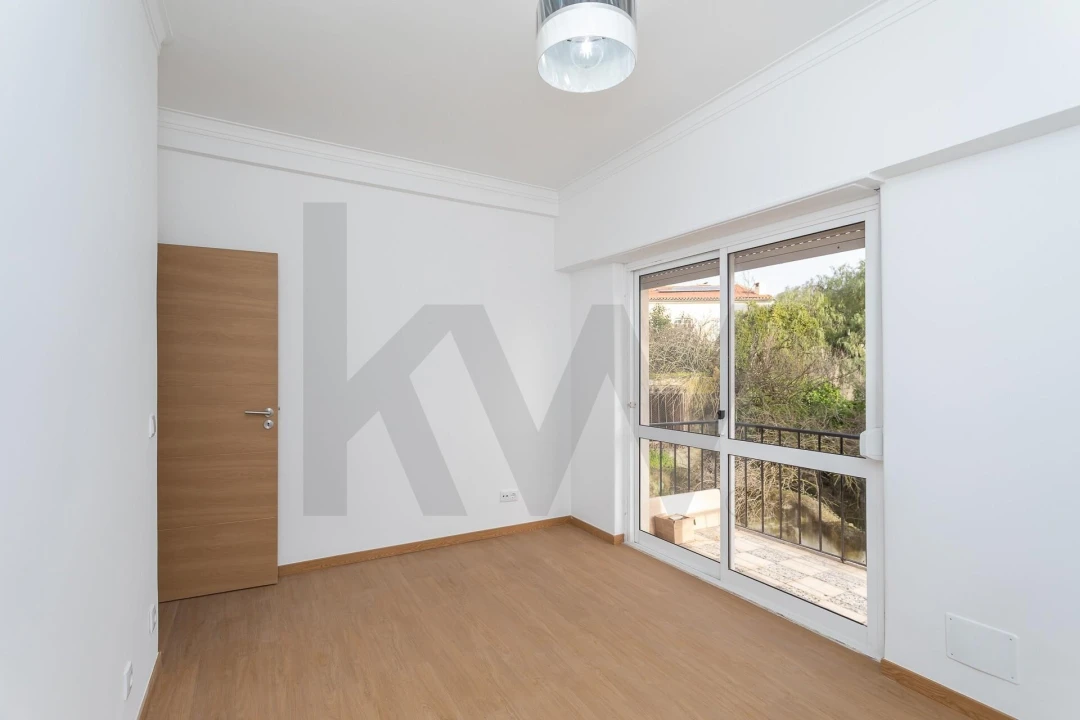 Apartamento T2 para Venda em Camarate, Unhos e Apelação Foto 28