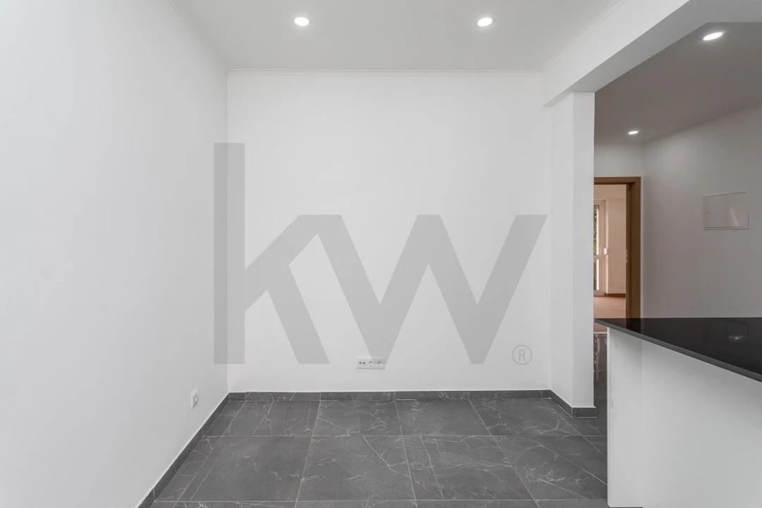 Apartamento T2 para Venda em Camarate, Unhos e Apelação Foto 8