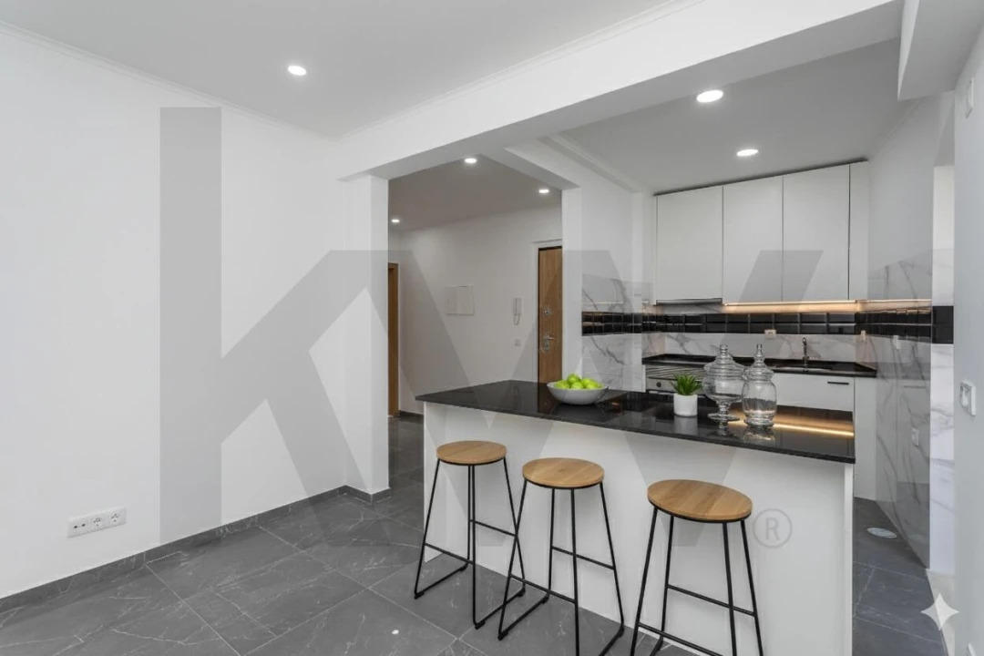 Apartamento T2 para Venda em Camarate, Unhos e Apelação Foto 8