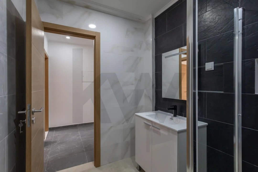 Apartamento T2 para Venda em Camarate, Unhos e Apelação Foto 25