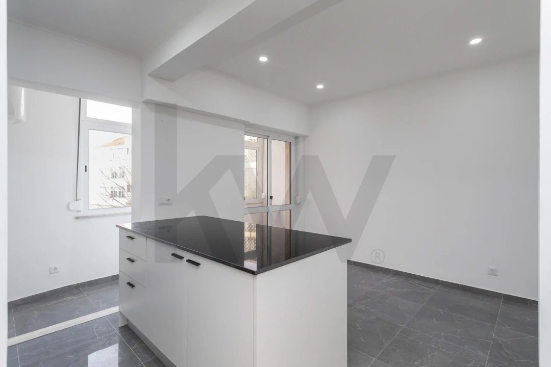 Apartamento T2 para Venda em Camarate, Unhos e Apelação Foto 14