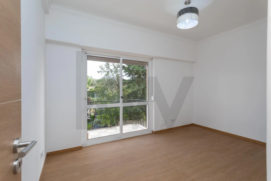 Apartamento T2 para Venda em Camarate, Unhos e Apelação Foto 31