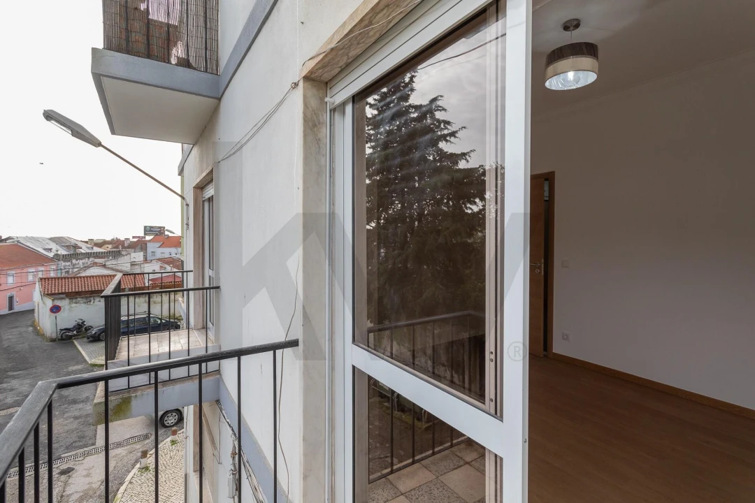 Apartamento T2 para Venda em Camarate, Unhos e Apelação Foto 32