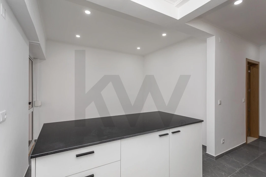 Apartamento T2 para Venda em Camarate, Unhos e Apelação Foto 16