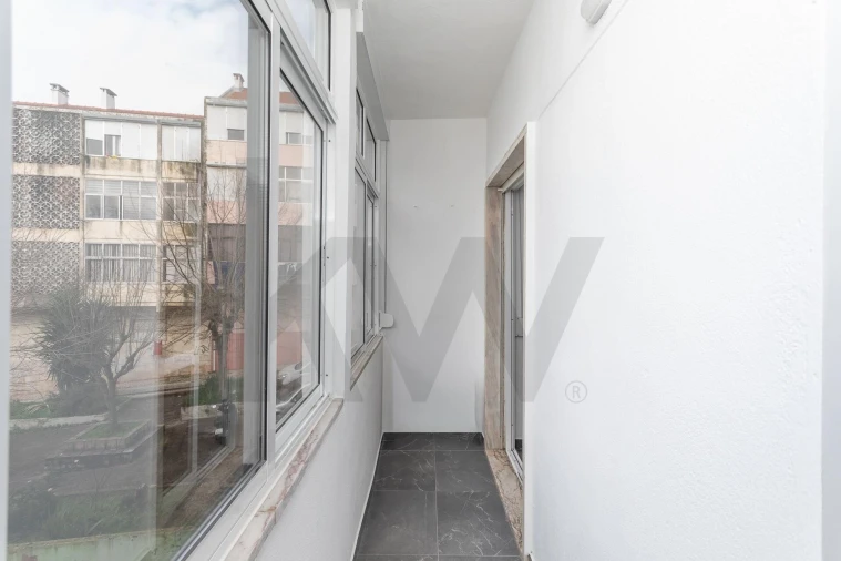 Apartamento T2 para Venda em Camarate, Unhos e Apelação Foto 13