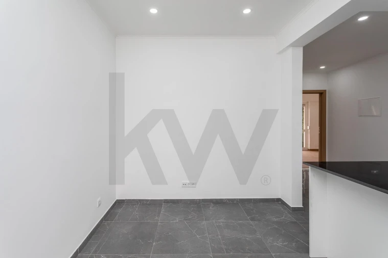 Apartamento T2 para Venda em Camarate, Unhos e Apelação Foto 8