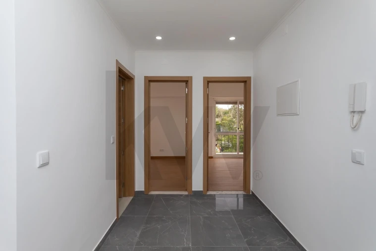 Apartamento T2 para Venda em Camarate, Unhos e Apelação Foto 19