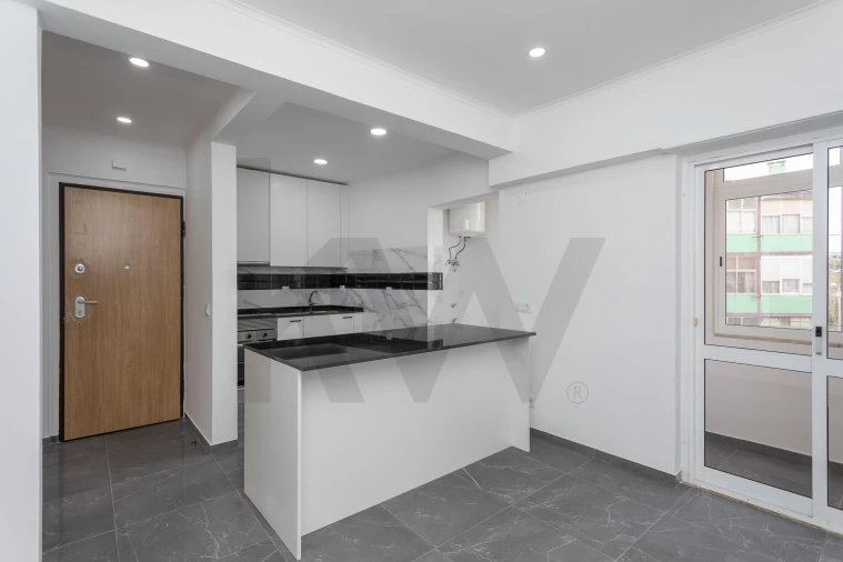 Apartamento T2 para Venda em Camarate, Unhos e Apelação Foto 6