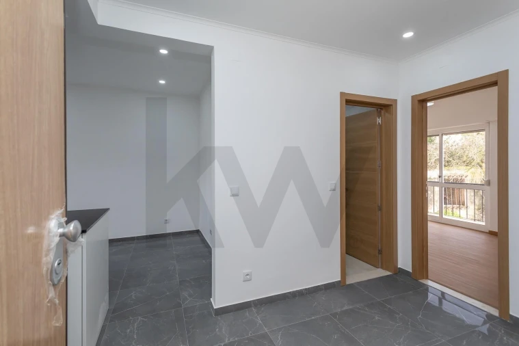 Apartamento T2 para Venda em Camarate, Unhos e Apelação Foto 4