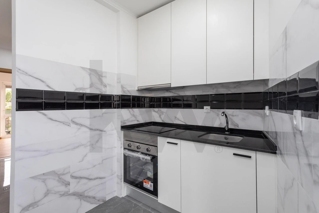 Apartamento T2 para Venda em Camarate, Unhos e Apelação Foto 9