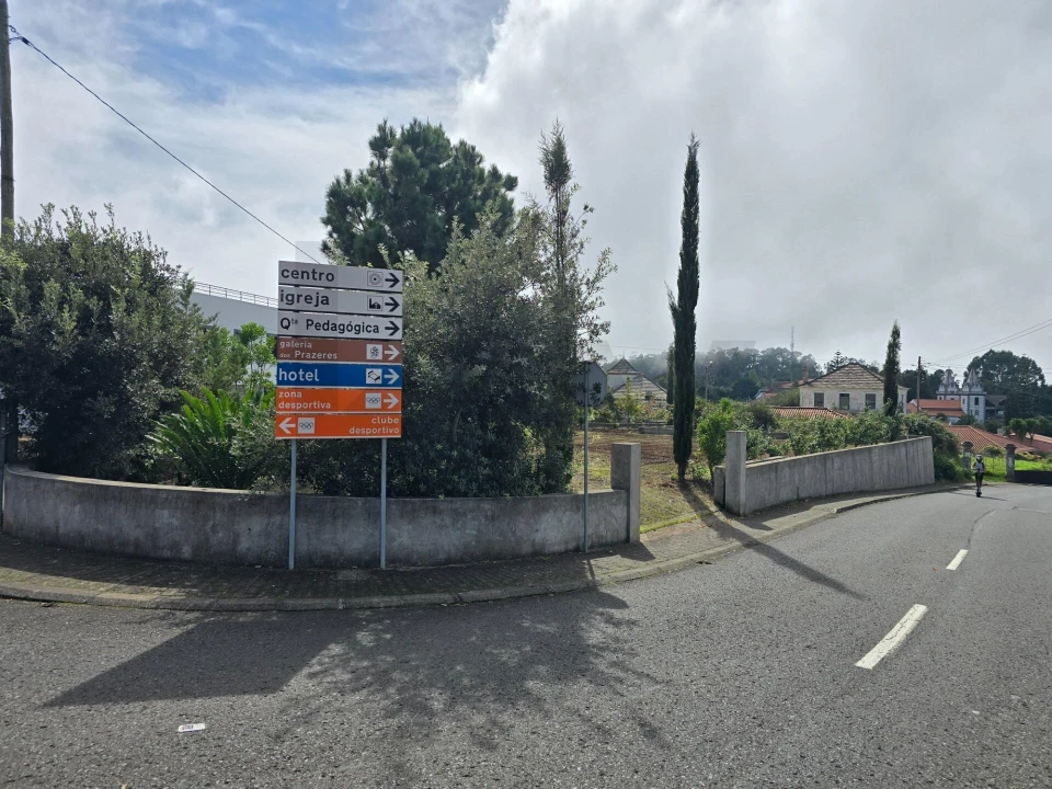 Terreno para Venda em Prazeres Foto 2