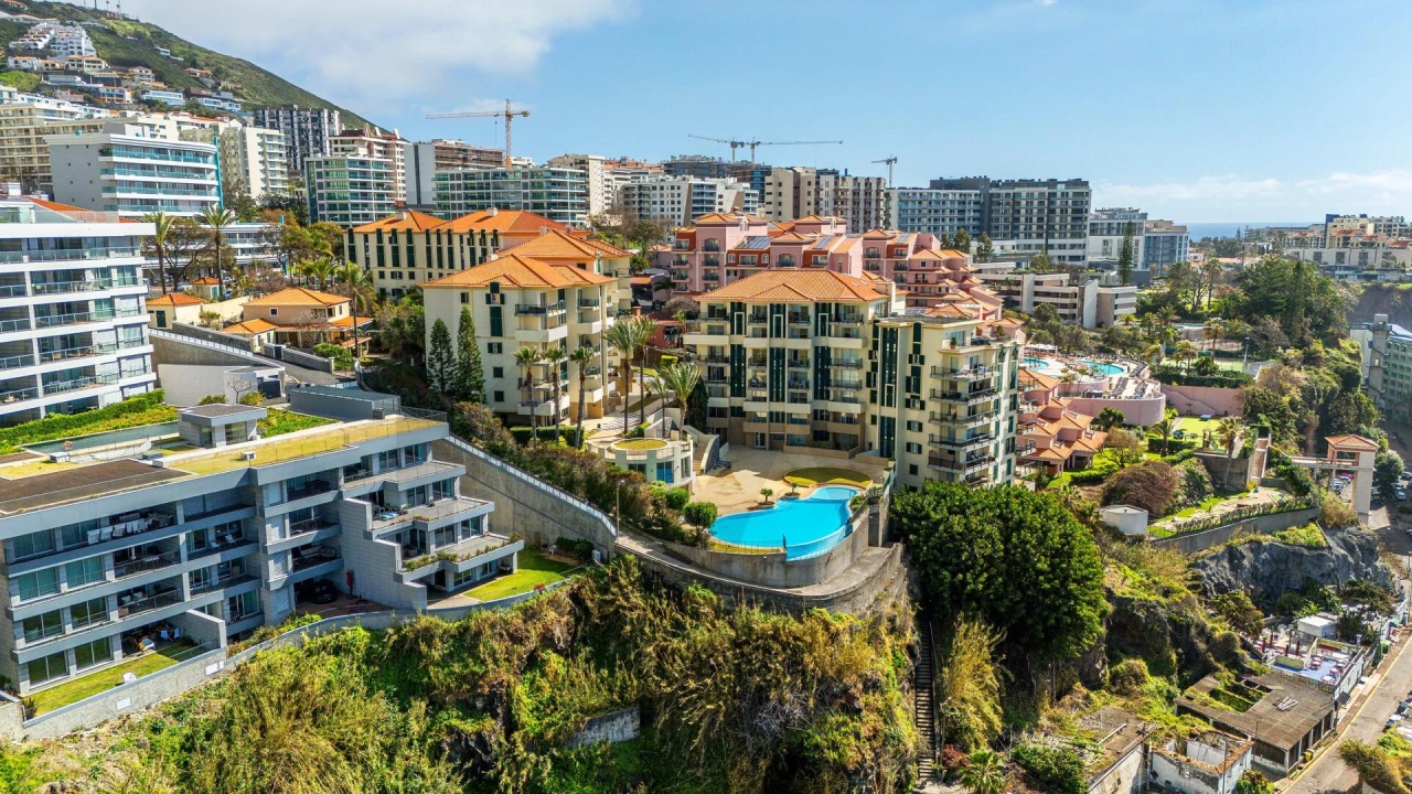 Apartamento T1 para Venda em São Martinho Foto 33