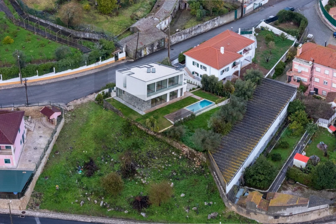 Terreno para Venda em Fanhões Foto 3