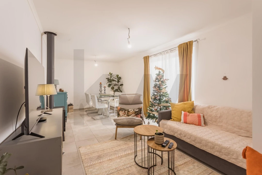 Moradia T2 para Venda em Maxial e Monte Redondo Foto 1