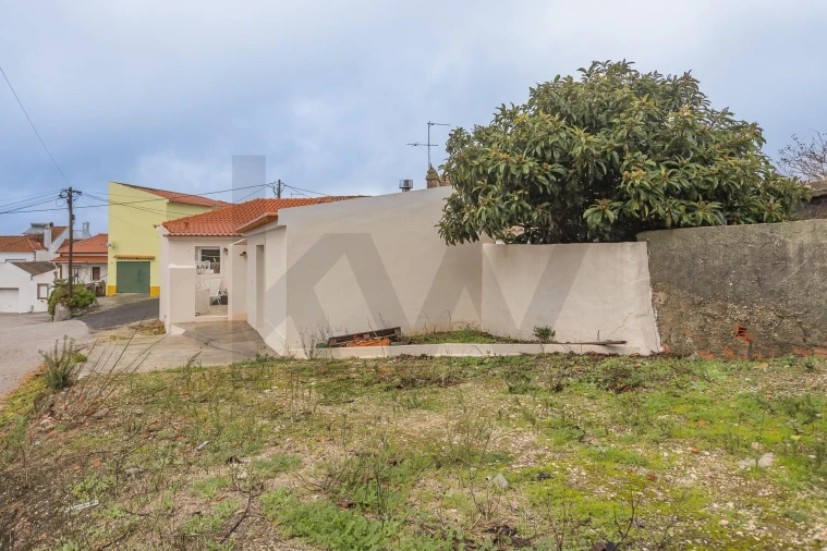 Moradia T2 para Venda em Maxial e Monte Redondo Foto 28