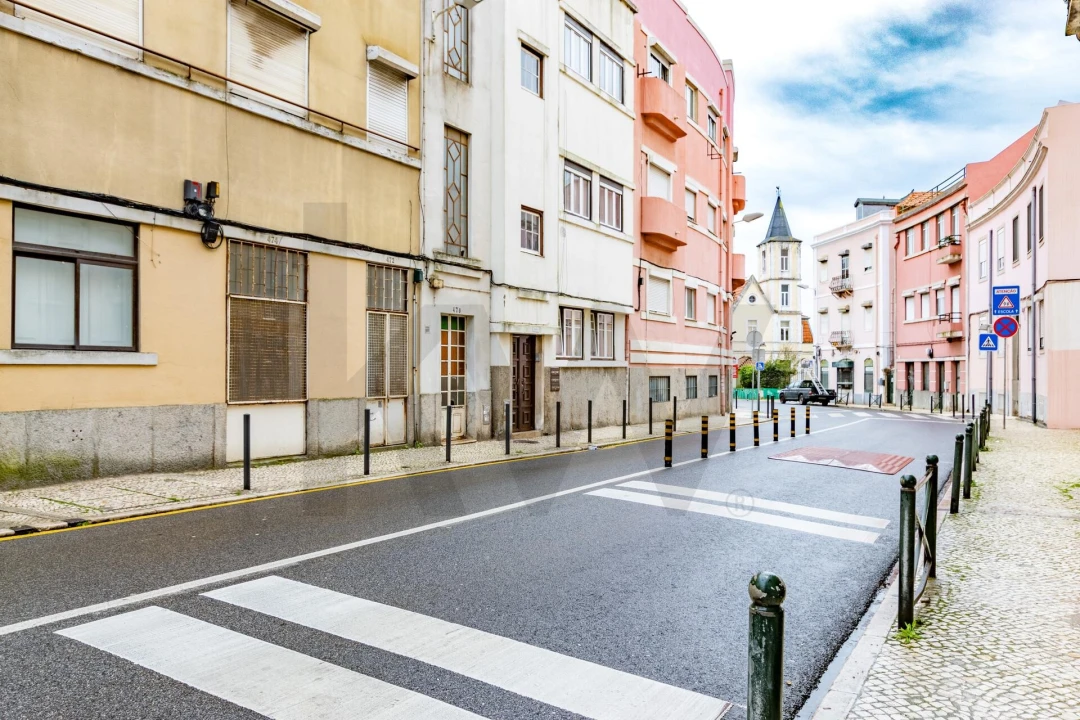 Prédio para Venda em Campo de Ourique Foto 1