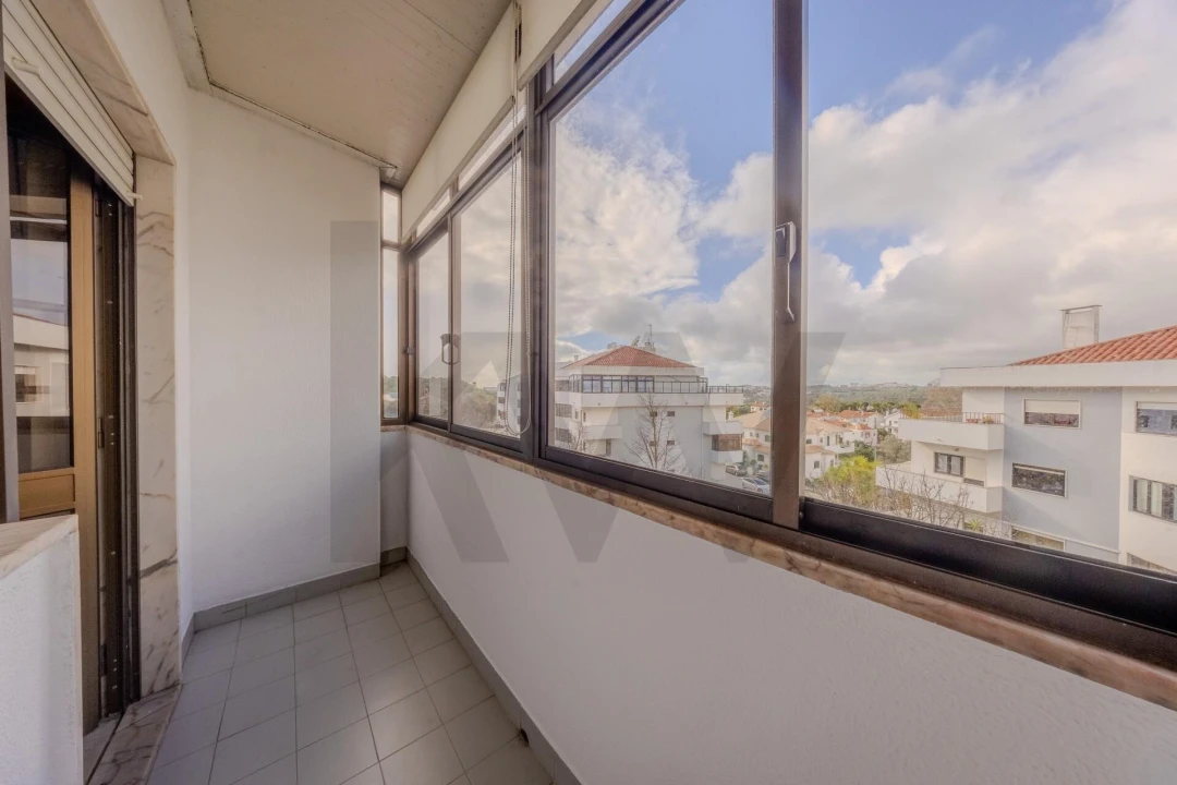 Apartamento T3 para Arrendamento em Carnaxide e Queijas Foto 25